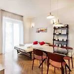 Cute And Central Duomo Apartment - Red